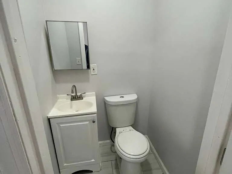 848 S 15th St #1F — Photo 9