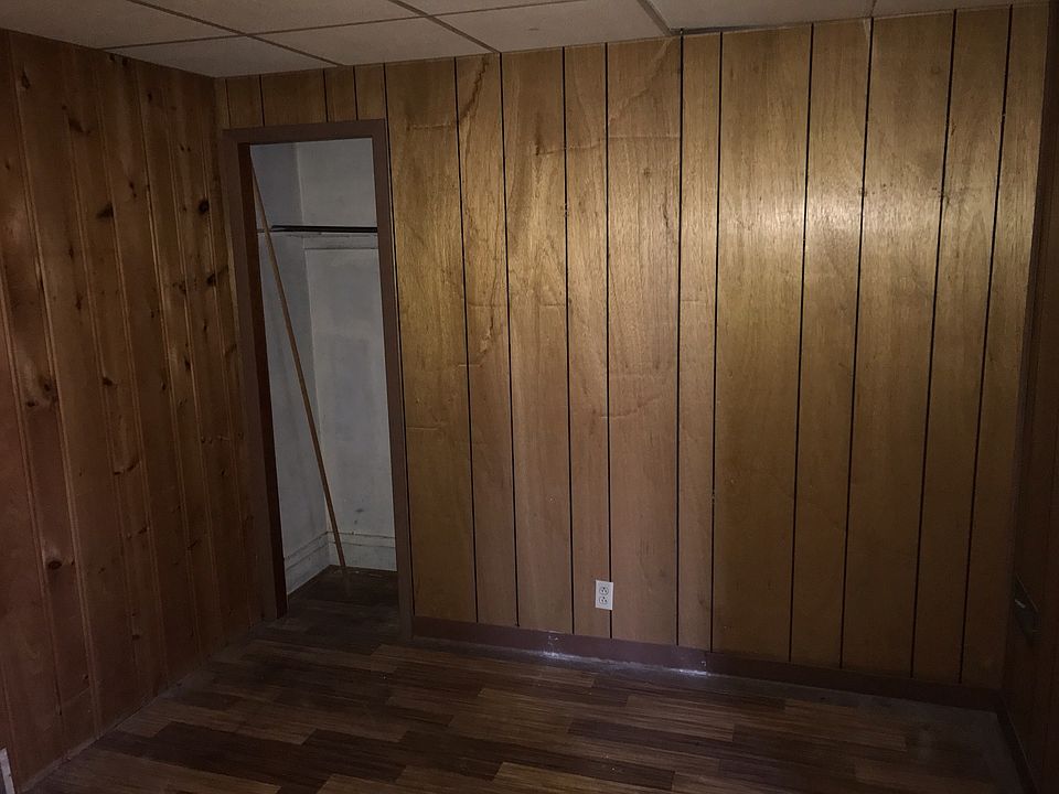2nd image of 458 18th St #2