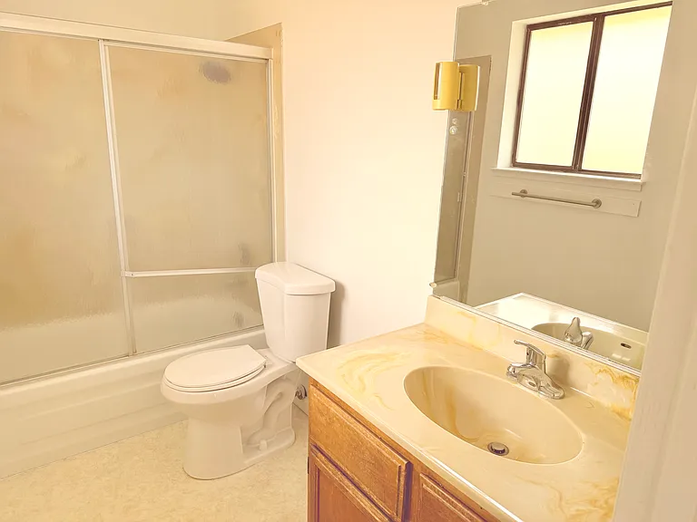 525 E Gault Way — Photo 9