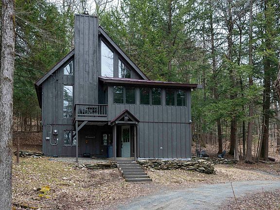 2nd image of 988 Old Quechee Road