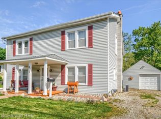 608 Grant St, Fenton, MI 48430