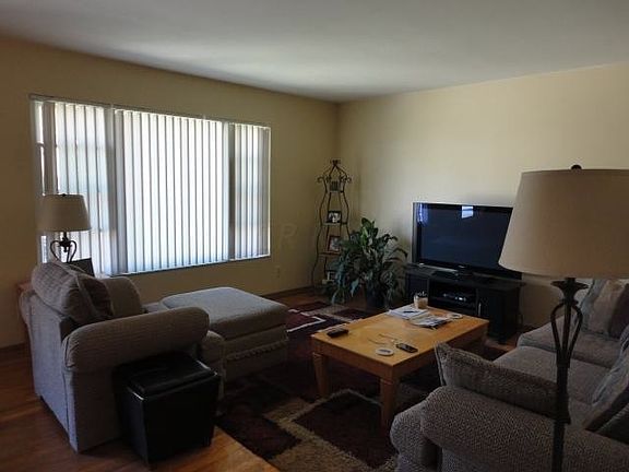 3rd image of 7735 Broadwyn Dr