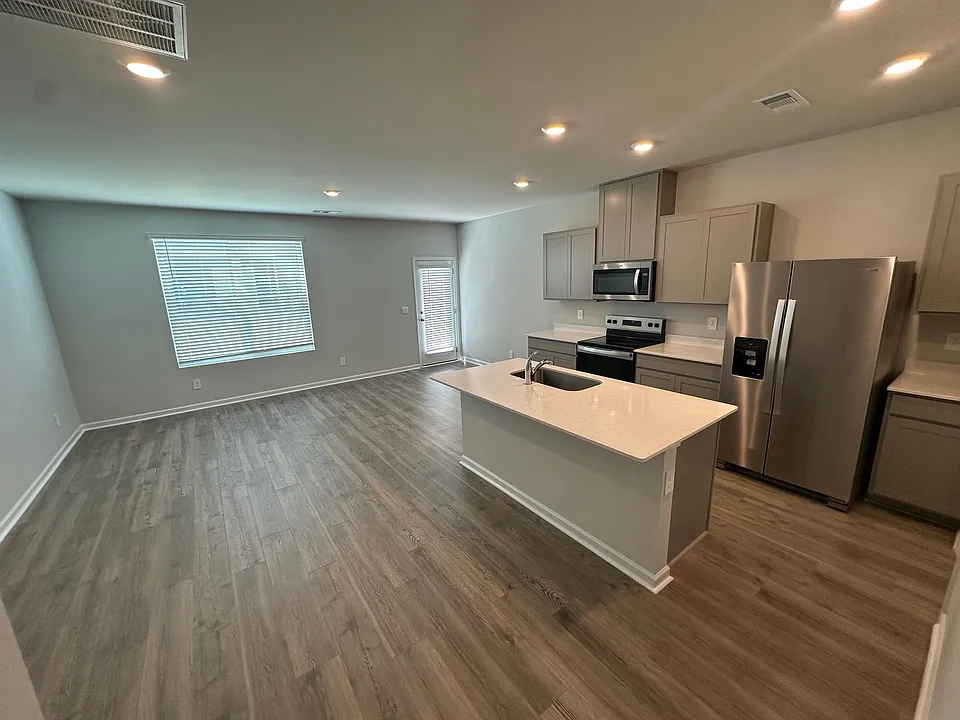 206 Hazel Ln