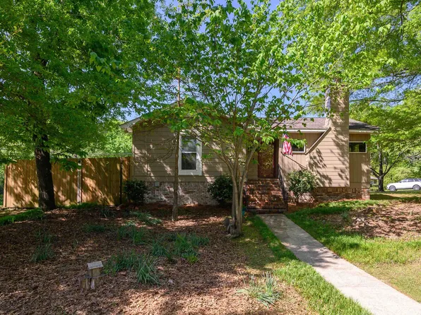 1409 Alexander Ct, Alabaster, AL 35007