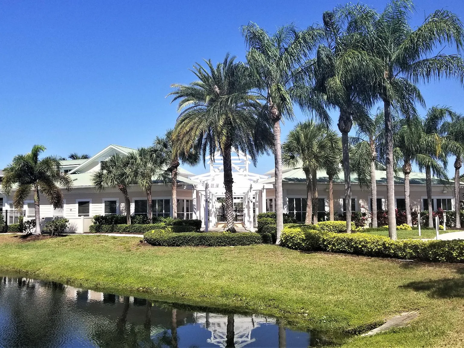 2 bed, 1048 sqft, $1,475 — Photo 3