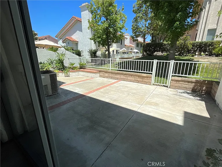 24305 Airporter Way — Photo 11