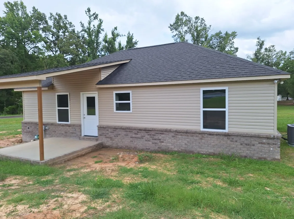 3 bed, 1300 sqft, $1,950 — Photo 4