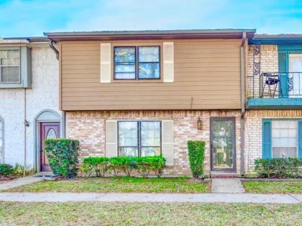 3860 Laura Leigh Dr, Friendswood, TX 77546