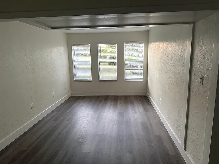 18203 Sandalwood Dr #203 — Photo 2
