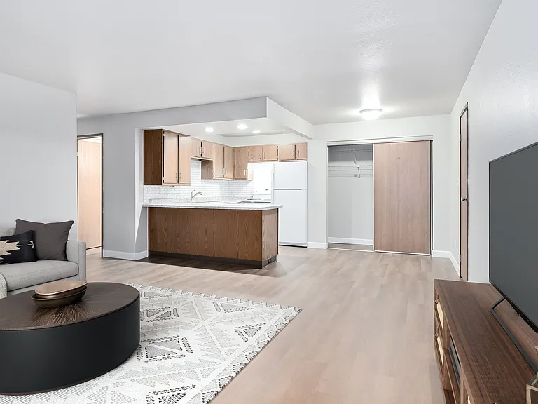 335-339 407 Southtowne Dr — Photo 66