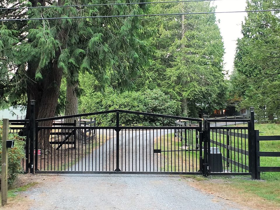 Private Gate w/Opener