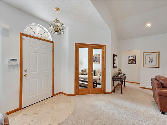 4th image of 2039 Stanford St