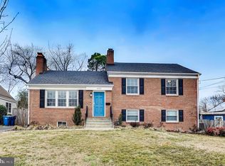 6102 Fox Hill St, Springfield, VA 22150