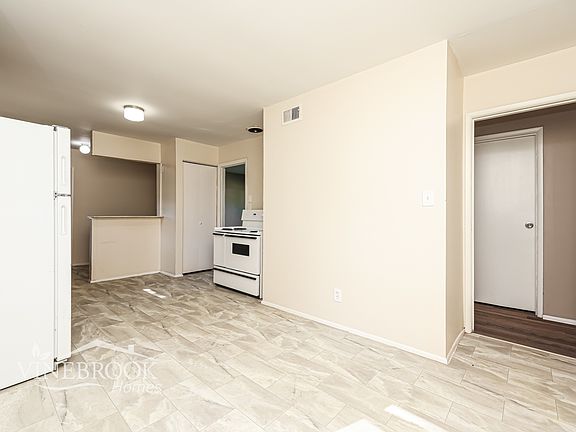 5th image of 3003 E Dorothy Ln