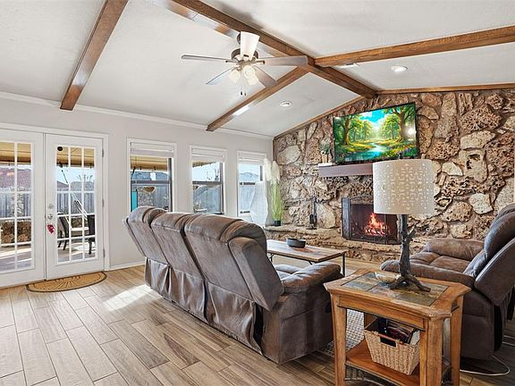 5th image of 1224 Trail Dr S