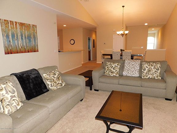 5th image of 917 Ocaso Ln Unit 203