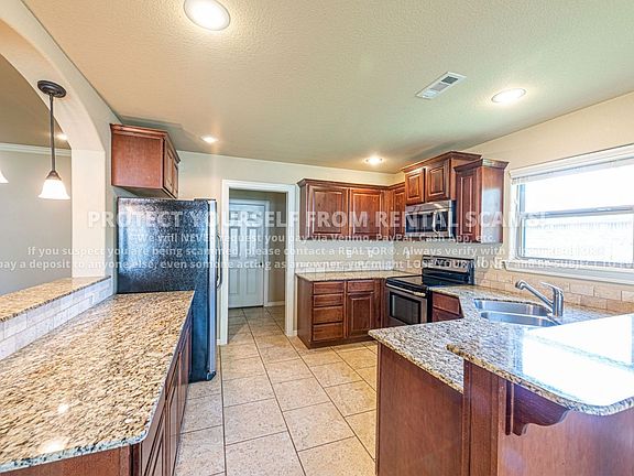 5th image of 2609 N Brush Creek Dr