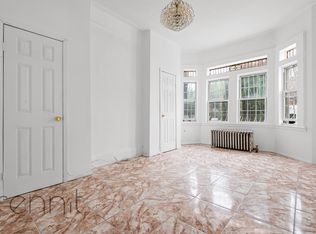 36 Hubbard Pl #1F, Brooklyn, NY 11210