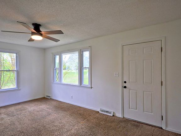 4th image of 611 Needmore Rd