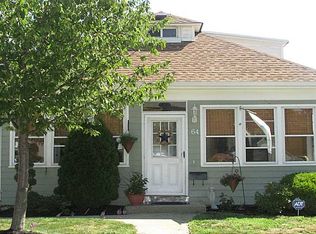 64 Grove Ave, Cranston, RI 02910