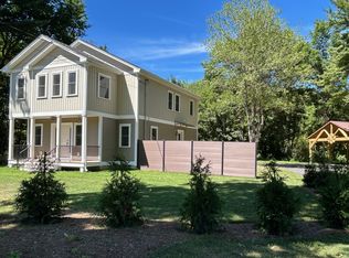 65 Lovefield St, Easthampton, MA 01027