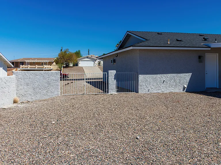 1060 Sunny Ridge Dr — Photo 9