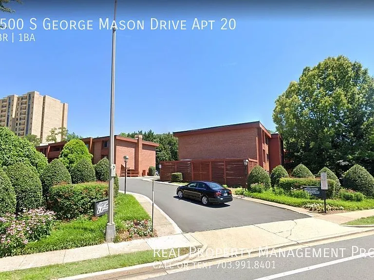 1500 S George Mason Dr #20 — Photo 1