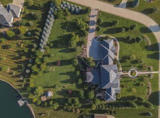 10470 Sturbridge Rd, Bloomington, IL 61705