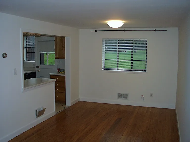 16 Grant Ave #16 — Photo 8