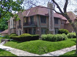 2501 E Wood Pl, Milwaukee, WI 53211