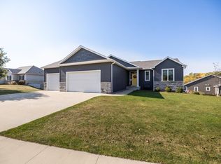 2679 Pinewood Ridge Dr SE, Rochester, MN 55904