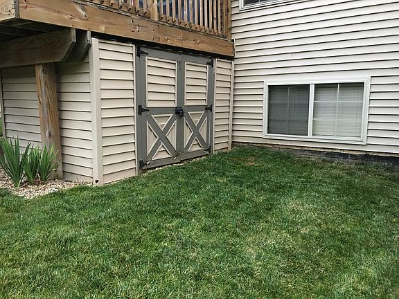 4th image of 10018 N Brompton Ct