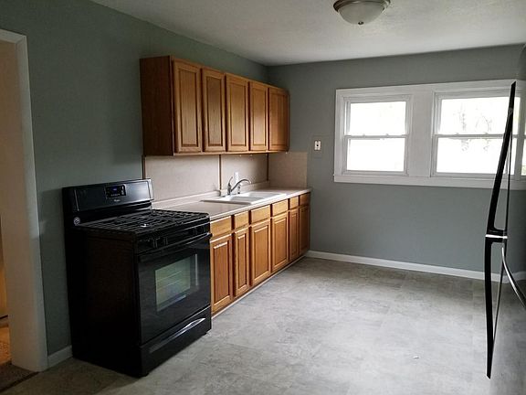 Eat-In Kitchen