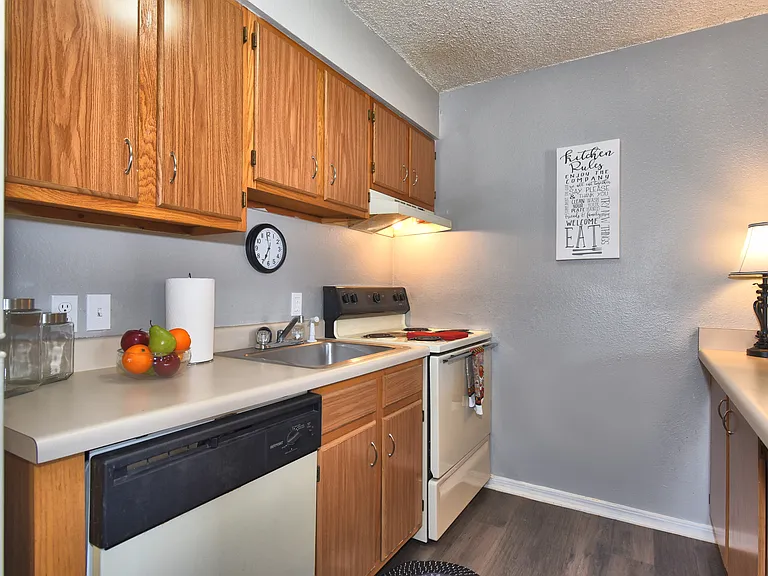 Berwick Apartments — Photo 11
