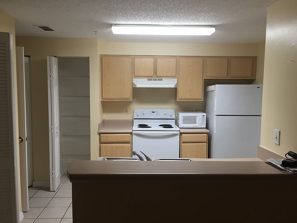 1st image of 10831 Windsor Walk Dr #1104