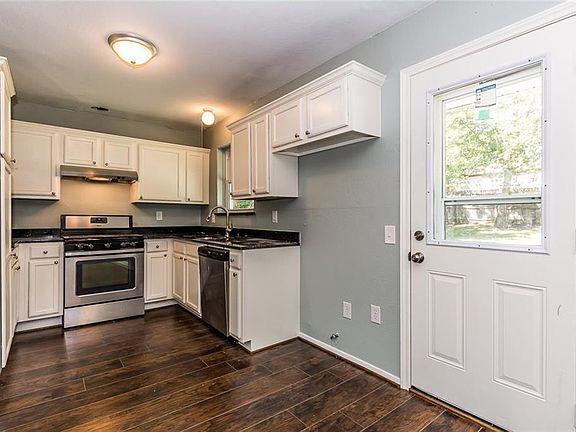 5th image of 1001 Delmar Dr