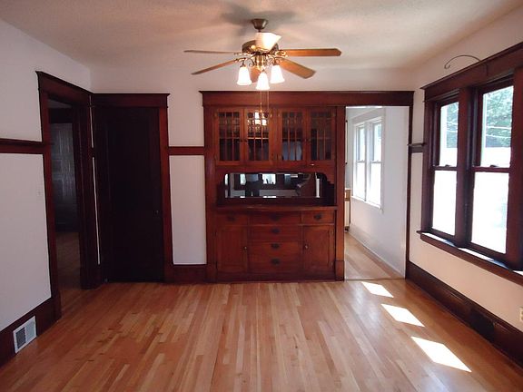 5th image of 889 Palace Ave