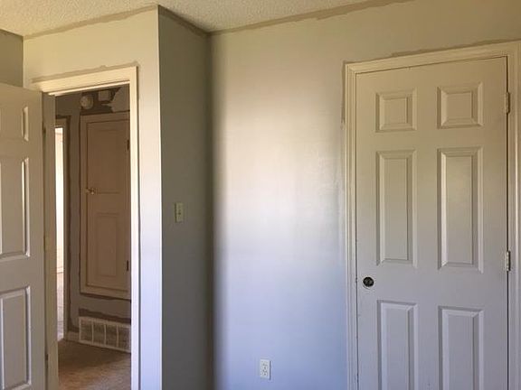 3rd image of 4530 Rosswood Dr