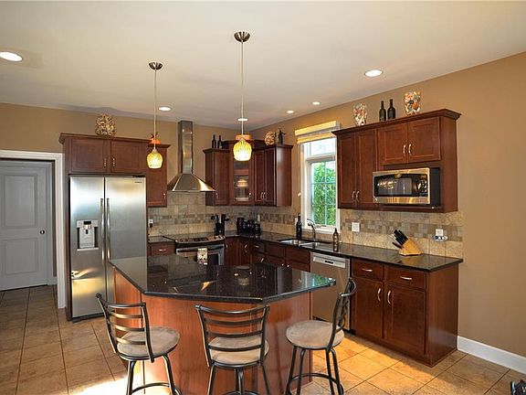 4th image of 4089 Foxwood Ln