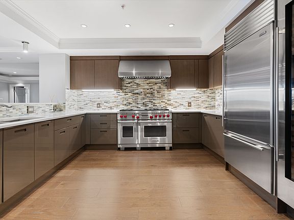 4th image of 1891 Curtis St #1812