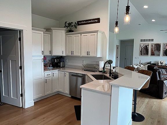 3rd image of 903 Rylee Ct