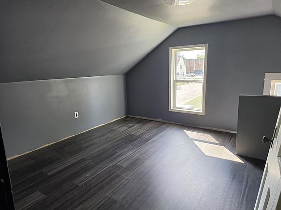3rd image of 211 12TH STREET NORTH