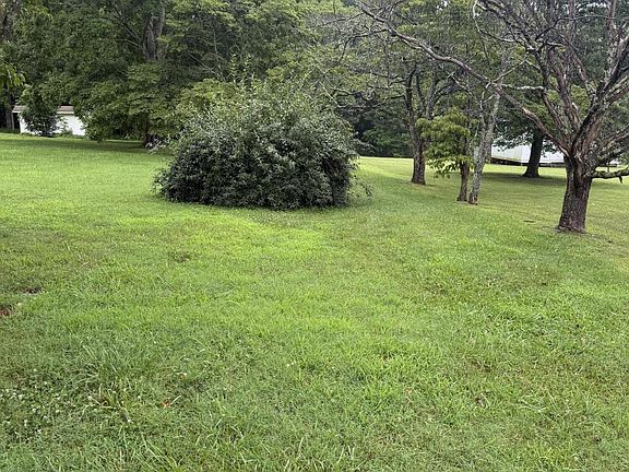 2nd image of 122 Hill Dr