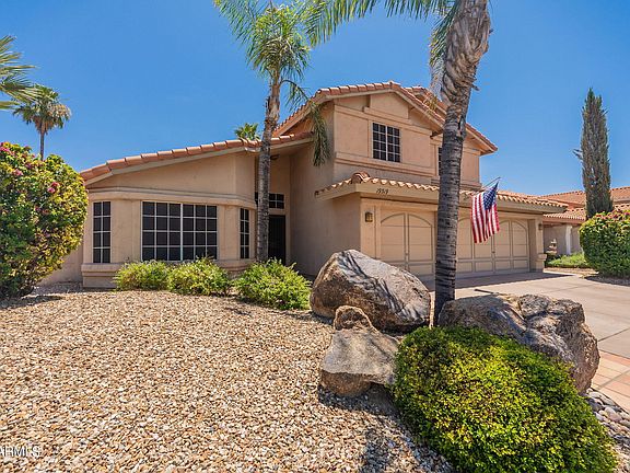 3rd image of 19319 N 77TH Drive