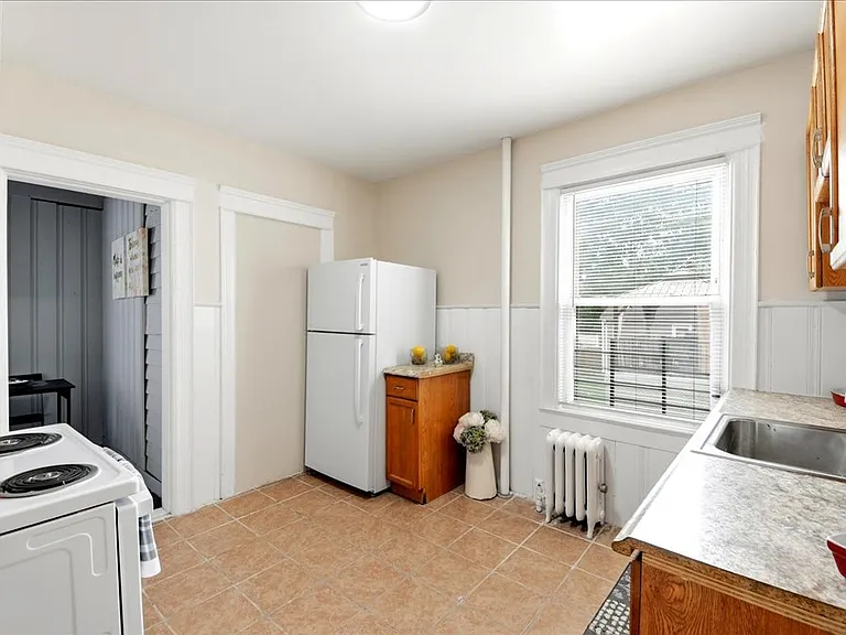 832 Calhoun Ave — Photo 11