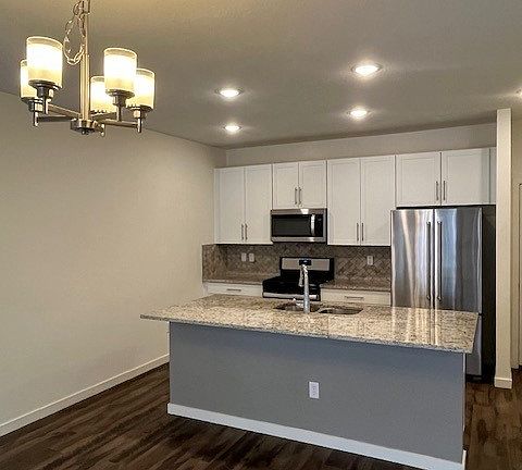 Dining/kitchen