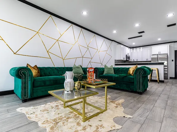 (undisclosed Address), Houston, TX 77033