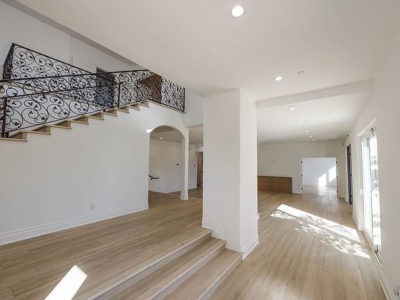 5th image of 6029 Fairview Pl