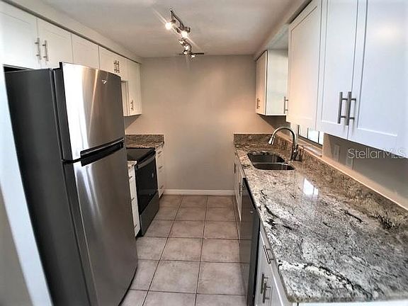 5th image of 3026 Silk Oak Dr