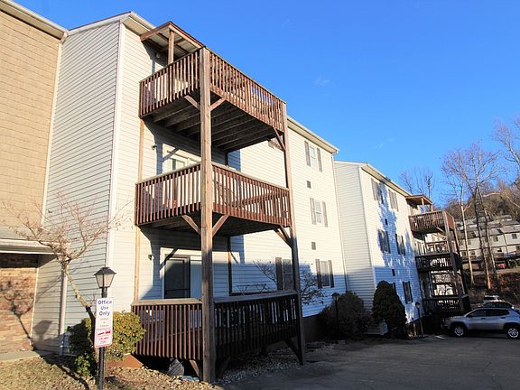2nd image of 940 Stewart St #9727154